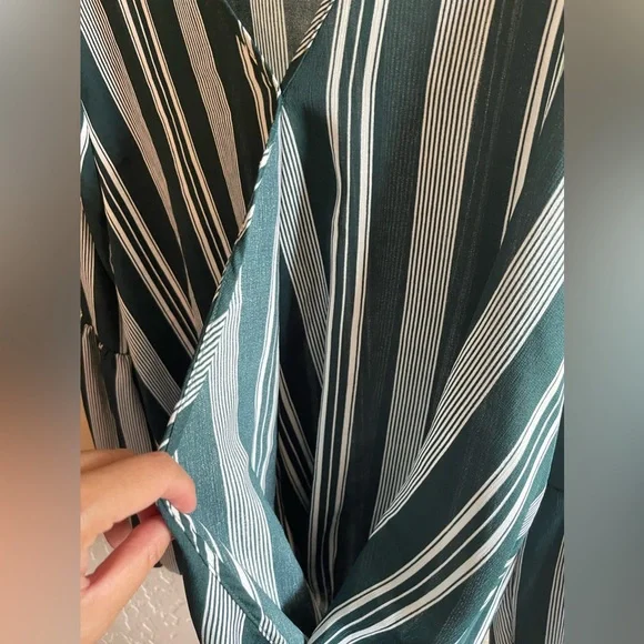 Green stripes sleeve ballon top - Picture 4 of 5